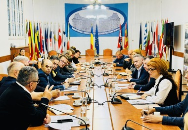 Ministrul Agriculturii anunţă că plafonarea adaosului comercial va fi prelungită cu trei luni / Barbu: Va fi aplicată şi alimentelor precum orezul, bulionul, margarina, smântâna, drojdia, cozonacul, varza murată sau usturoiul