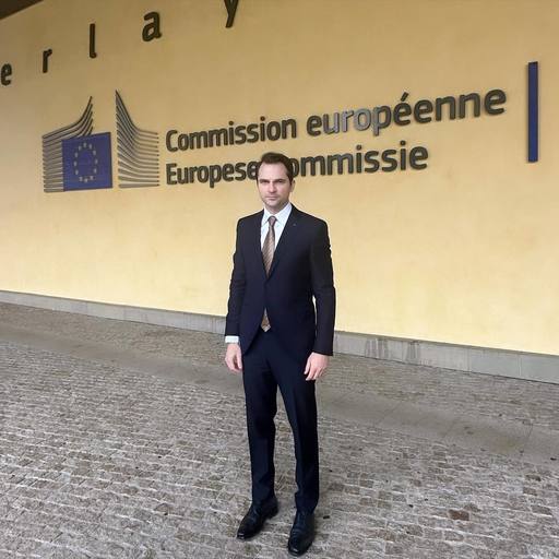 Sebastian Burduja, ministrul Energiei, întâlniri la Bruxelles cu trei comisari europeni şi cu Celine Gauer, coordonatoarea PNRR / Temele de discuţie, situaţia sectorului energetic, programul nuclear civil, schema de compensare-plafonare