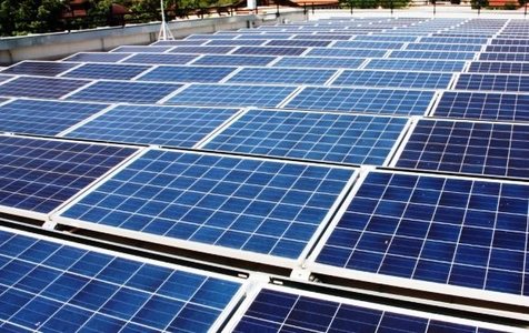 Patru oferte pentru realizarea unui parc fotovoltaic în municipiul Oradea, cu peste 15.000 de panouri / Valoarea investiţiei – peste 65 de milioane de lei, fără TVA