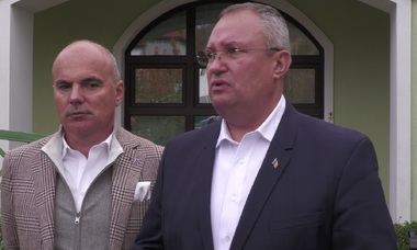 Ciucă: Apreciez că este absolut incorect să venim cu taxe noi pe mediul de afaceri. Nu putem să anticipăm că vom avea investiţii străine, dacă noi vom fluctua cu măsurile fiscale care impactează asupra mediului de afaceri