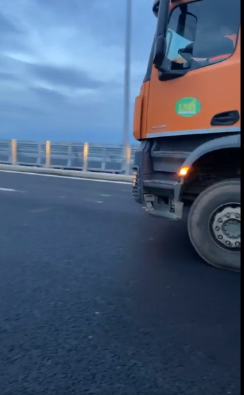 Secretar de stat în Ministerul Transporturilor: Au început testele pentru darea în trafic a primului tronson din Autostrada Bucureştiului A 0 / 8 camioane încărcate cu 40 tone fiecare fac verificările în trafic - VIDEO