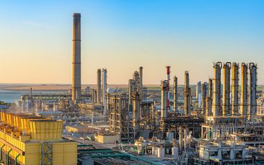 Rompetrol Rafinare a înregistrat pierderi de 3,5 milioane de dolari în primele nouă luni ale anului. Compania raportează scăderi ale cifrelor de afaceri şi ale profitului operaţional
