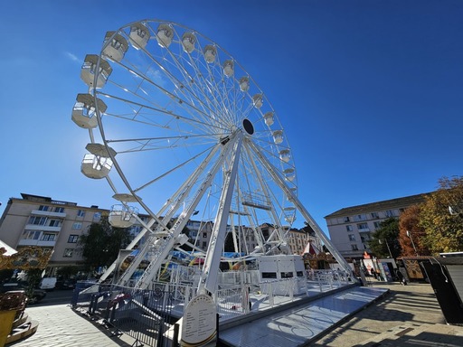 Prima roată hi-tech din România va fi inaugurată la Târgul de Crăciun de la Craiova
 
