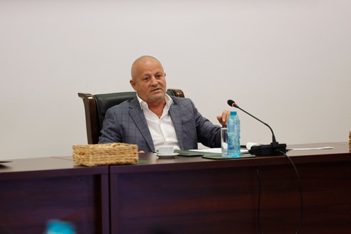 Consiliul Judeţean Buzău vrea să construiască un parc fotovoltaic pentru a asigura aprovizionarea cu energie a sediului propriu şi a instituţiilor din subordine / Valoarea proiectului – peste un milion de euro / Facturile ajung şi la 300.000 de euro


