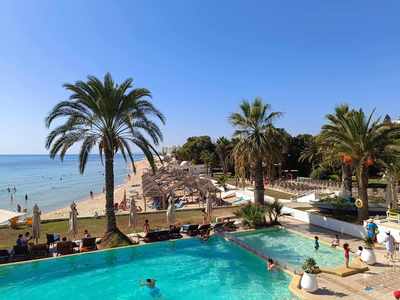 Agenţia de turism JoinUP! estimează că anul viitor va trimite peste 20.000 de turişti în vacanţă în Tunisia, din România. Primul charter va pleca pe 1 iunie, iar preţul unei vacanţe porneşte de la 264 de euro