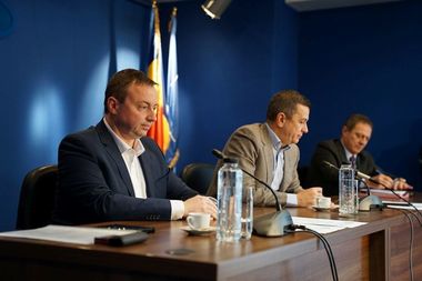Şeful CNAIR: Astăzi, am semnat trei noi contracte pentru proiectarea şi construirea a încă 60,52 km de autostradă - FOTO