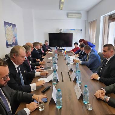Sebastian Burduja: Am semnat un Memorandum de Înţelegere cu American Biocarbon Delaware LLC, marcând astfel începutul unei ere noi pentru Valea Jiului - una a energiei verzi şi a sustenabilităţii