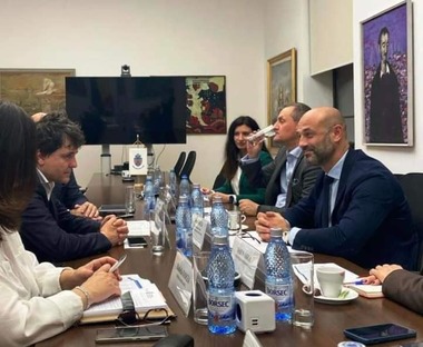 Nicuşor Dan, întâlnire cu viceguvernatorul Băncii de Dezvoltare a Consiliului Europei / S-a discutat despre posibilitatea obţinerii de fonduri pentru consolidarea clădirilor cu risc seismic din Capitală


