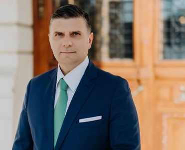 Parlamentul alege pe 18 decembrie noua conducere a ASF / Social-democratul Alexandru Petrescu, favorit pentru şefia Autorităţii - surse
