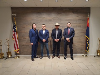 Deputatul liberal Cristian Băcanu anunţă că statul american Arizona îşi face birou comercial la Bucureşti: ”Economia statului Arizona este de aproximativ două ori mai mare decât economia României”