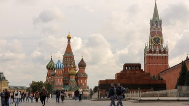 Izvestia: Rusia a avut un deficit de aproximativ 4,8 milioane de lucrători în 2023, iar problema va rămâne acută în 2024