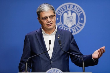 Marcel Boloş: Am terminat ultimele calcule privind stadiul execuţiei bugetare şi datele preliminare financiare pentru anul 2023. Datele arată destul de bine, sigur, nu aşa cum le-am fi dorit, dar este un sfârşit de an bun pentru ţara noastră