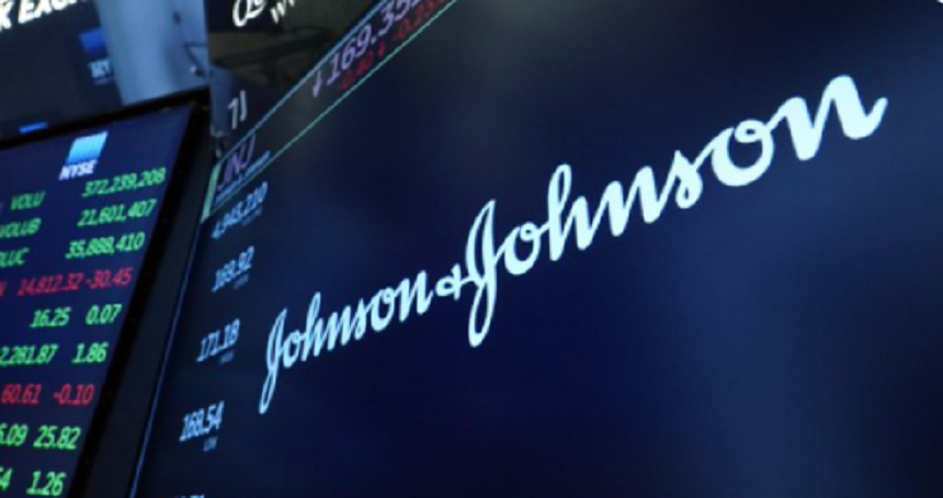 Johnson & Johnson şi Merck au anunţat luni planuri de a cumpăra dezvoltatori de terapie împotriva cancerului