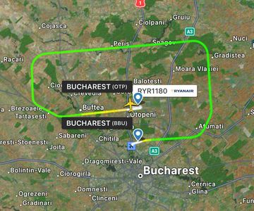 O aeronavă Ryanair care trebuia să aterizeze la Otopeni a aterizat la Băneasa, dar compania a luat decizia de a nu debarca pasagerii / Pista de la Otopeni era curăţată / Avionul a ajuns la Otopeni cu două ore şi jumătate întârziere