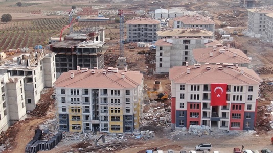 Turcia a finalizat construirea a peste 7.000 de locuinţe într-o regiune devastată de cutremurul major de anul trecut 
