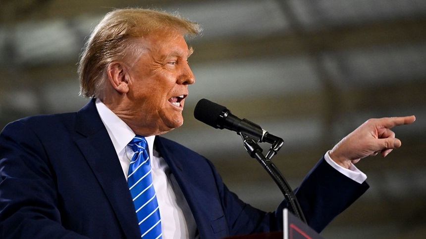 Donald Trump intenţionează să intensifice războiul comercial dintre SUA şi China, cu noi tarife, dacă va fi ales preşedinte