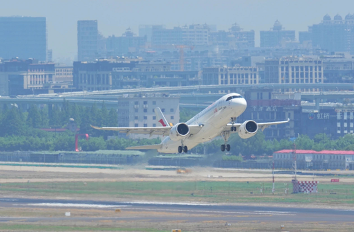 Noul avion chinez de pasageri C919 a efectuat un zbor demonstrativ la Salonul de aviaţie din Singapore