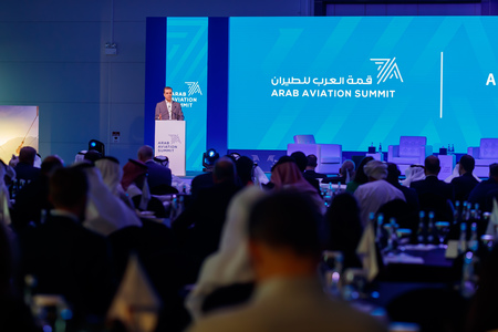 Ediţia a 11-a a Arab Aviation Summit începe în Ras Al Khaimah, Emiratele Arabe Unite. Reprezentanţi ai Consiliului Mondial pentru Călătorii şi Turism şi ai Asociaţiei Internaţionale de Transport Aerian şi-au anunţat participarea