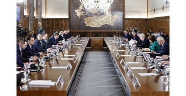 Guvernul a aprobat o ordonanţă de urgenţă care prevede o schemă de reorganizare a Ministerului Economiei, Antreprenoriatului şi Turismului