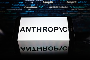 Anthropic, companie susţinută de Google, a lansat luni Claude 3, cel mai rapid chatbot al său de până acum