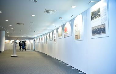 Expoziţia „Tezaurul de aur al Băncii Naţionale a României trimis la Moscova şi niciodată returnat - o pretenţie mai veche de un secol”, inaugurată la Parlamentul European /Băsescu: Convingerea mea e că Tezaurul va reveni acasă şi momentul nu e departe