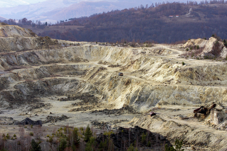 Guvernul României mulţumeşte tuturor celor implicaţi în apărarea intereselor statului român în procesul Roşia Montană / Motivarea deciziei, aşteptată în 20 de zile