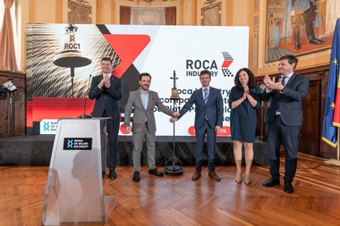 ROCA Industry devine companie listată pe Piaţa Reglementată a BVB, după doi ani de la debutul pe piaţa AeRO. Valoarea companiei a crescut cu 23% în doi ani de prezenţă pe piaţa de capital, la o capitalizare de 234,7 milioane lei