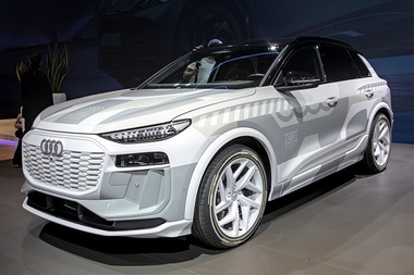 Audi a dezvăluit noul SUV Q6 e-tron complet electric, primul său vehicul electric de următoarea generaţie
