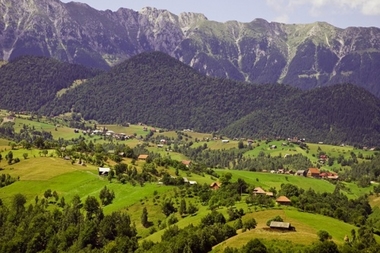 INS: Turiştii nerezidenţi cazaţi în structurile de cazare turistică colective din Romania au cheltuit anul trecut 5,239 miliarde lei