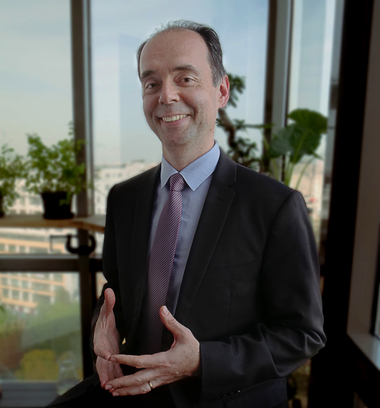 Lucian Anghel, fost preşedinte al Bursei de Valori Bucureşti (BVB), a primit aprobarea BNR pentru preluarea funcţiei de director general-adjunct al Libra Internet Bank