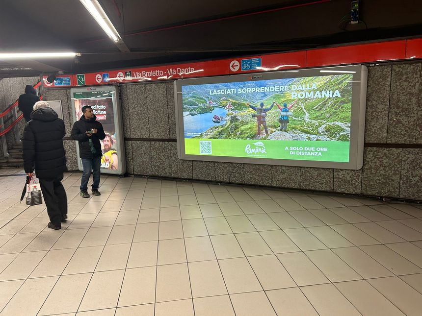 Campanie outdoor în Italia ”Lasciati sorprendere dalla Romania!” - România, promovată în staţiile de metrou din Milano şi pe 90 de autobuze din Roma