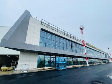 Noul Terminal Schengen de la Timişoara are 8000mp şi poate procesa 800 de pasageri pe oră/ Investiţia, 190 de milioane de lei
