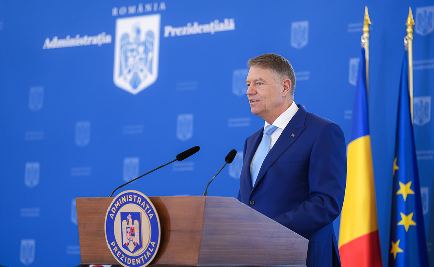 Preşedintele Iohannis a semnat decretelr de decorare a Academiei de Studii Economice, Bursei de Valori Bucureşti, Asociaţiei Române a Băncilor, cu ocazia Zilei Educaţiei Financiare