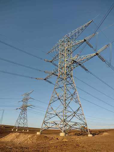Ucraina reia duminică exporturi minore de energie electrică, dar va importa masiv în perioadele de vârf
