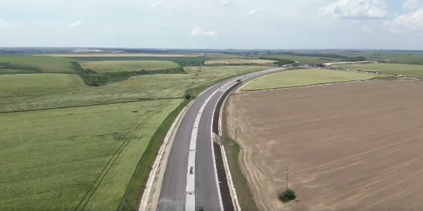 Direcţia de Drumuri şi Poduri Craiova: 39,72% stadiu fizic al lucrărilor de pe tronsonul 1 a DEx12 Craiova-Piteşti / Ce urmează - VIDEO

