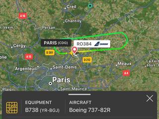 Probleme la un zbor TAROM pe ruta Paris-Bucureşti – Aeronava a lovit păsări şi a revenit pe aeroportul de unde a plecat imediat după decolare / Avionul se află în continuare pe aeroportul Charles de Gaulle

