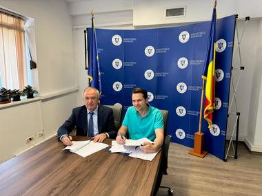 Contract de finanţare pentru realizarea unei conducte de alimentare cu gaz a Centralei Mintia -  Sprijinul Ministerului Energiei este de aproape 7 milioane euro / Conductă de peste 50 de kilometri

