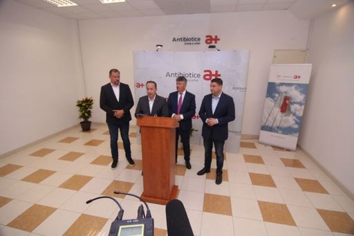 Adrian Câciu, ministrul Proiectelor Europene, anunţă investiţii de 100 de milioane de euro la Antibiotice Iaşi pentru producţia de medicamente critice. Director Antibiotice: Avem 25 de asemenea produse, vom ajunge la 45 - FOTO
