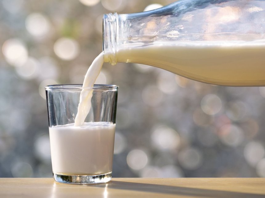INS: Producţia totală de lapte a crescut uşor anul trecut, la 45,52 milioane hectolitri, iar producţia de ouă a scăzut cu 2,3%