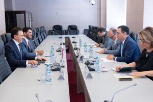 Ministerul Economiei anunţă relansarea Comisiei mixte româno-qatareze, după 26 de ani / În 2023, volumul schimburilor comerciale bilaterale a fost de aproape 110 milioane dolari

