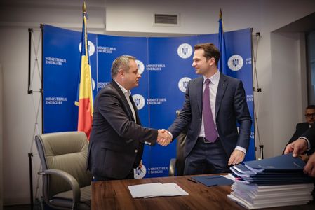 Ministrul Energiei, Sebastian Burduja, a semnat încă 24 de contracte de finanţare în cadrul unui apel realizat prin Fondul pentru Modernizare pentru investiţii în surse regenerabile şi stocarea energiei