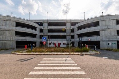 Primăria Bucureşti reface parcarea supraterană de la Arena Naţională, care are 1.250 de locuri / După refacere va putea fi folosită şi de locuitorii din zonă