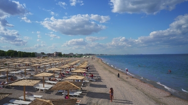 Travelminit.ro: De Sfânta Maria, turiştii vizitează marile oraşe din ţară şi merg pe litoralul românesc. Preţul mediu al unui sejur în această minivacanţă este aproape 800 de lei