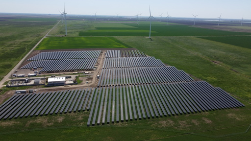 Engie Romania a inaugurat, în comuna Gemenele din judeţul Brăila, prima sa centrală hibridă, din surse eoliene şi solare, având o capacitate totală instalată de 57 MW 