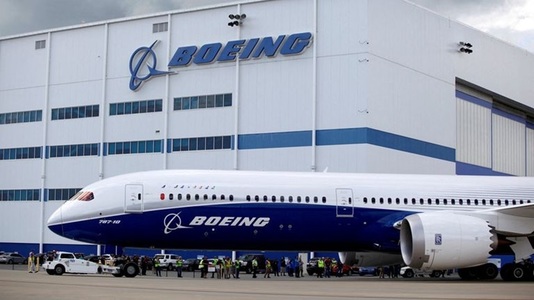 Boeing va atrage până la 22 de miliarde de dolari pentru a-şi consolida finanţele şi a evita retrogradarea