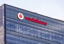 O fuziune de 15 miliarde de lire sterline între Vodafone şi Three ar putea fi aprobată în Marea Britanie, cu anumite condiţii 