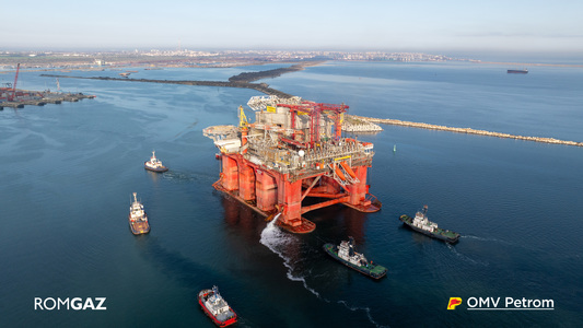 OMV Petrom anunţă că unitatea mobilă de foraj offshore semisubmersibilă contractată pentru proiectul Neptun Deep a ajuns la Constanţa. Forajul este estimat să înceapă în 2025