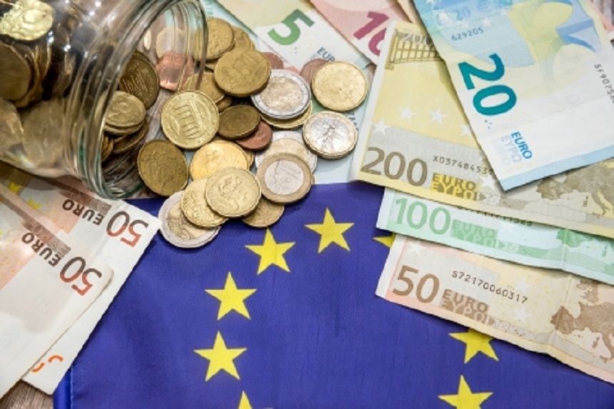 BCE: Tensiunile comerciale globale ameninţă economia zonei euro