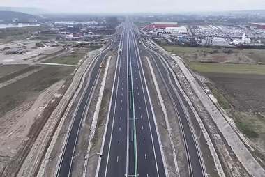 Primul tronson al secţiunii Curtea de Argeş - Piteşti a autostrăzii A1 va fi deschis „zilele următoare”, cu opt luni mai devreme/ Anunţul, făcut de un secretar de stat din Ministerul Transporturilor FOTO