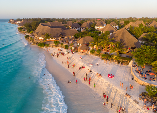 Scandalul persoanelor înşelate cu excursii de Revelion în Zanzibar -  Asociaţia Naţională a Agenţiilor de Turism le recomandă turiştilor să apeleze doar la agenţii de turism licentiate: Firma din Satu Mare care a prejudiciat 32 de turişti nu este agenţie de turism

